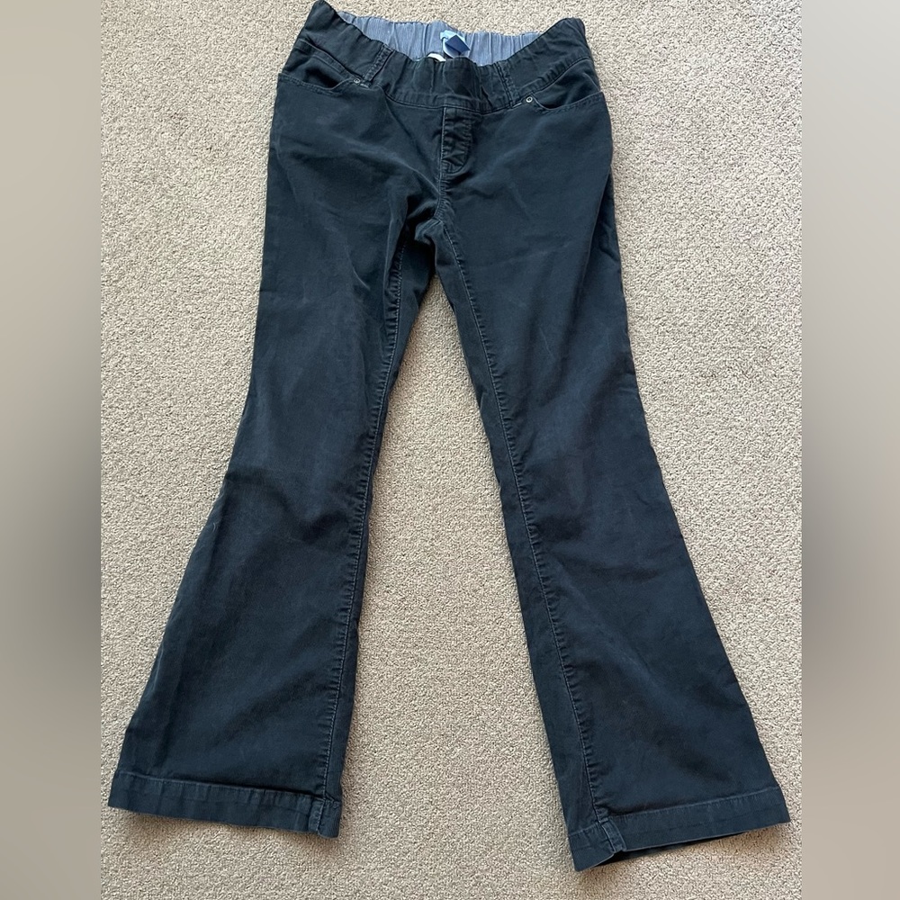 GAP MATERNITY thin wale light corduroy flare leg pants. Size 6